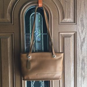 Camel colored Coach bag *EXCELLENT CONDITION*